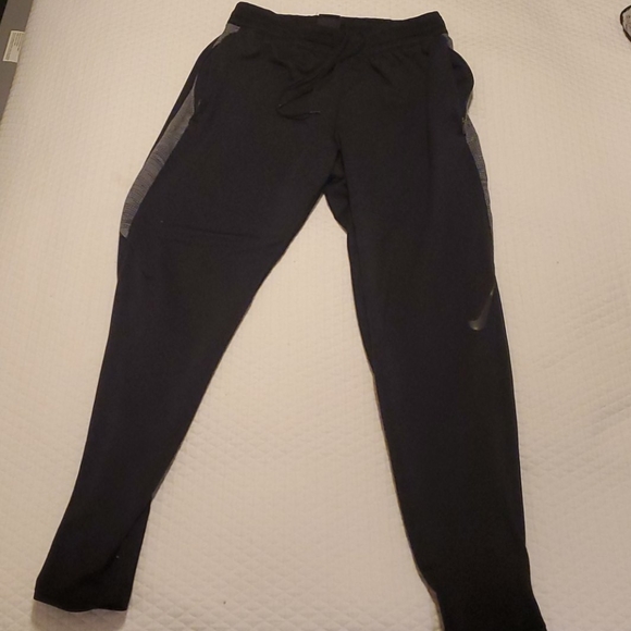 Nike Soccer Strike Tapered Sweatpants / Joggers - Picture 4 of 9